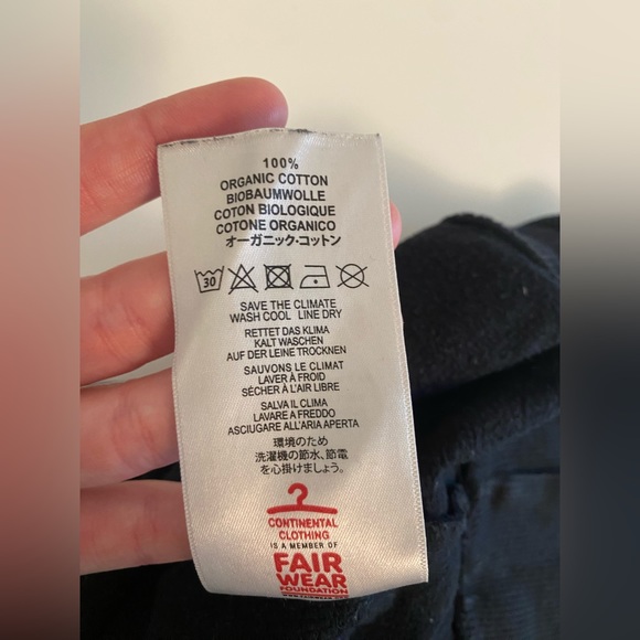 Crewneck sweatshirt. - Picture 6 of 6